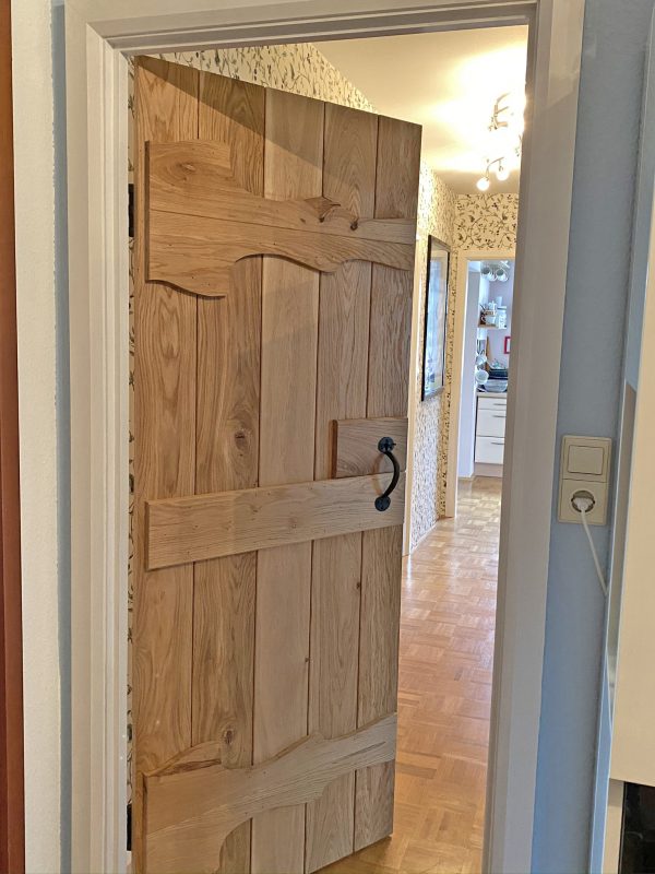 Abbey oak door with beeswax hardware